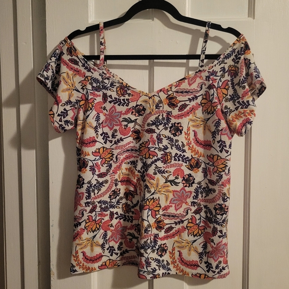 Floral Off-Shoulder Top - Picture 1 of 3
